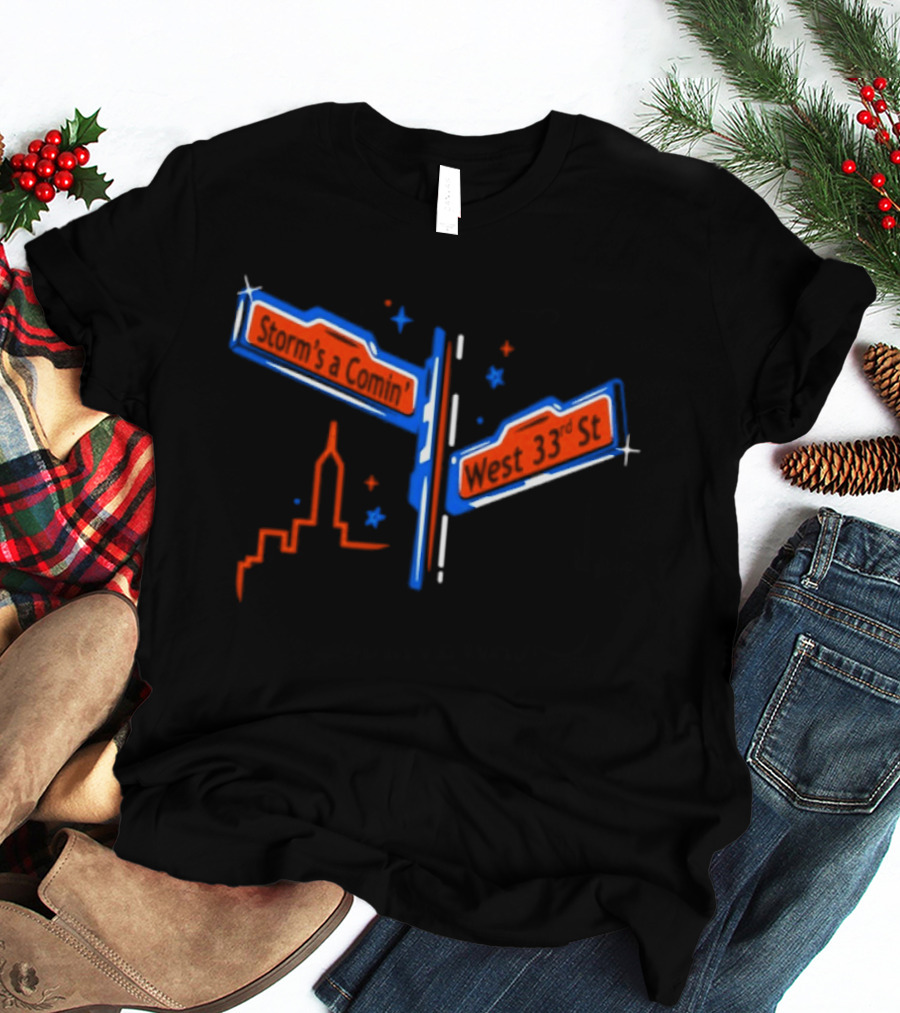 New York Knicks Storm's A Comin West 33rd St Basketball City Skyline T-Shirt