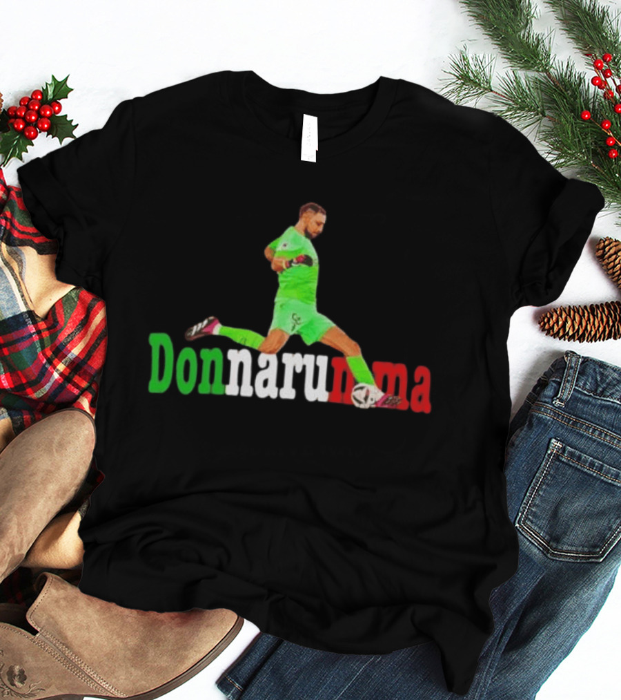 Donnarumma Italian Goalkeeper Action Pose Football Soccer T-Shirt