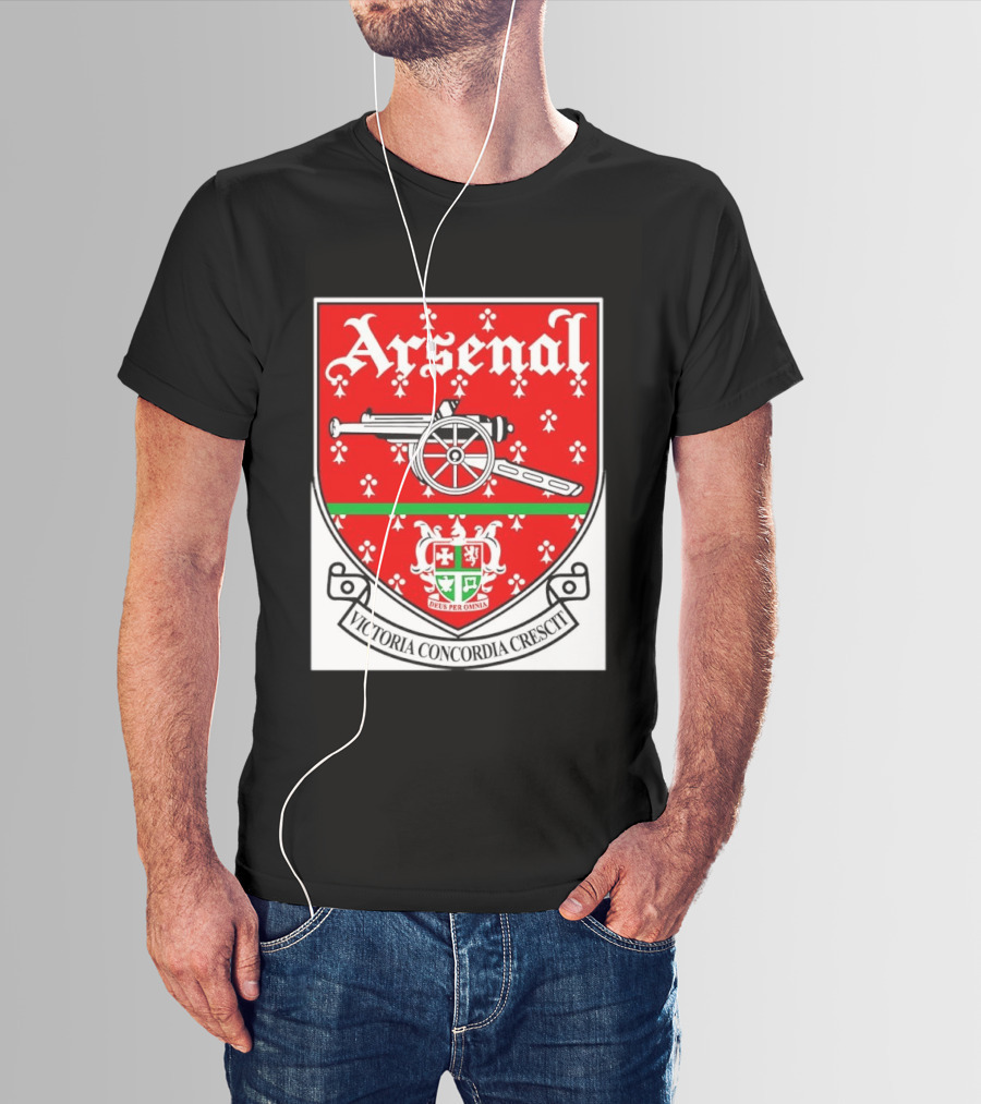 Arsenal FC Victoria Concordia Crescit Deus Per Omnia Crest Featuring Classic Cannon And Shield T-Shirt
