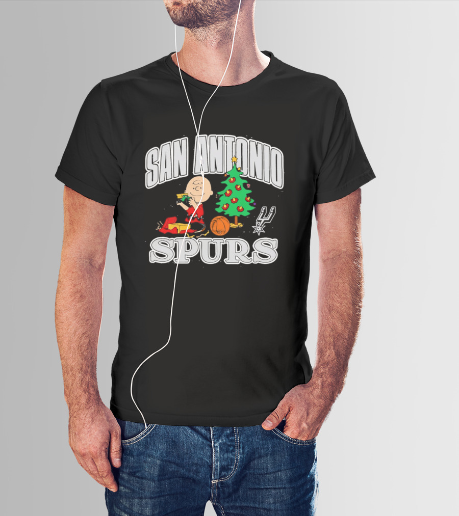 San Antonio Spurs Peanuts Charlie Brown Christmas Tree T-Shirt