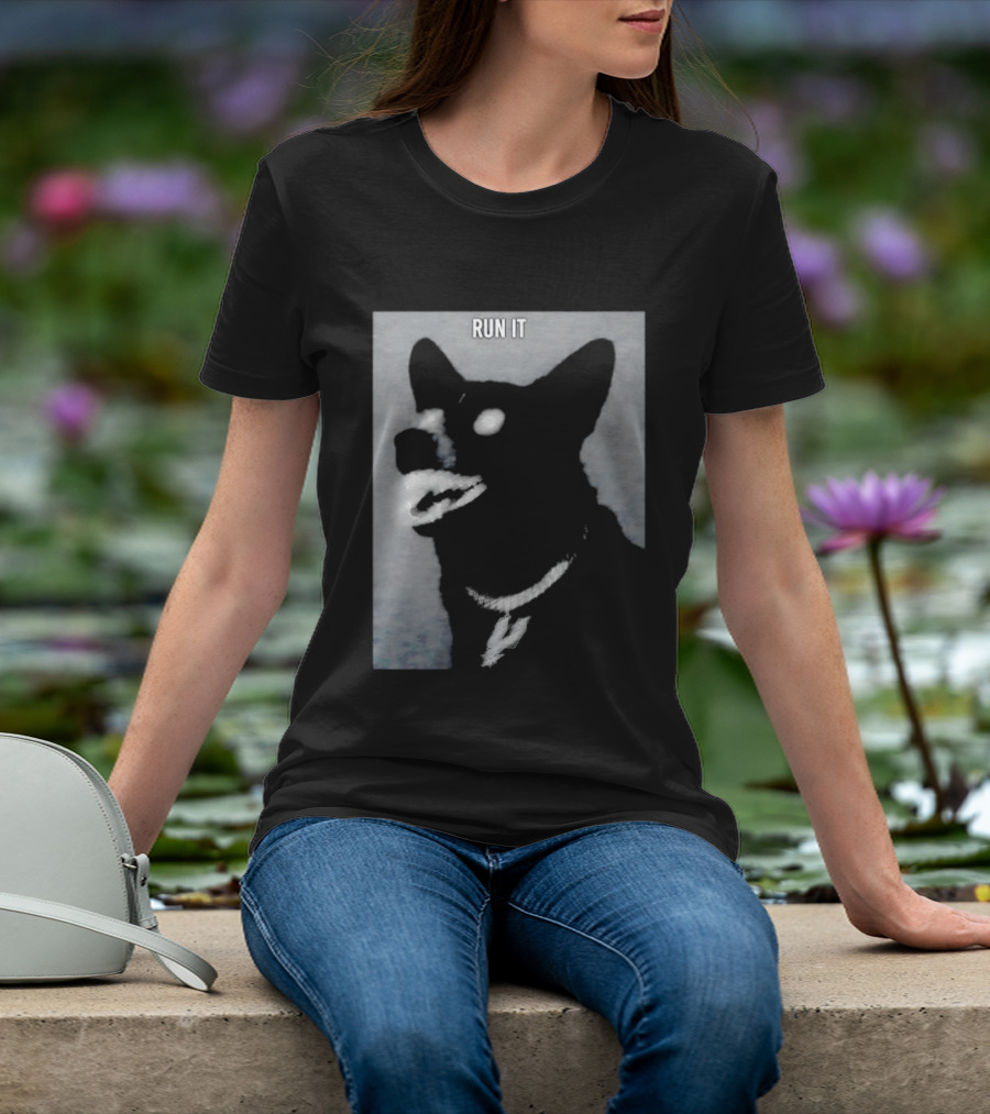 Run It Black Dog Diamond Grill Spurs Pendant T-Shirt