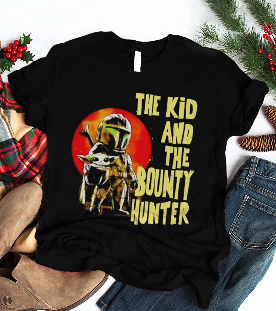 The Kid And The Bounty Hunter Grogu Din Djarin Star Wars Mandalorian Red Circle T-Shirt