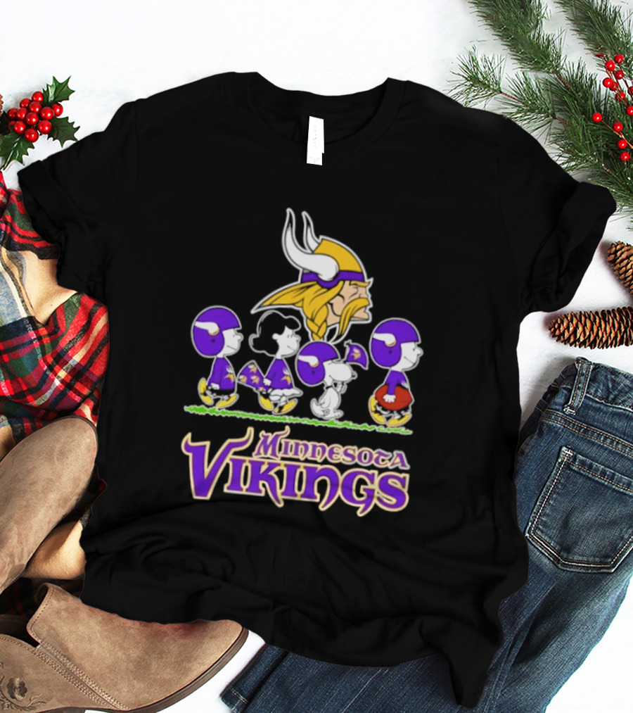 Peanuts Snoopy Minnesota Vikings Characters NFL Team Collaboration T-Shirt