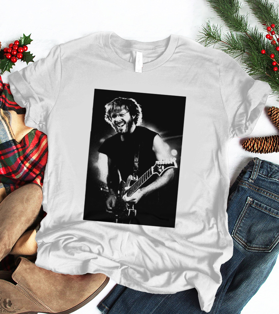 Phish Trey Anastasio Iconic Live Performance Guitarist Black And White Image T-Shirt