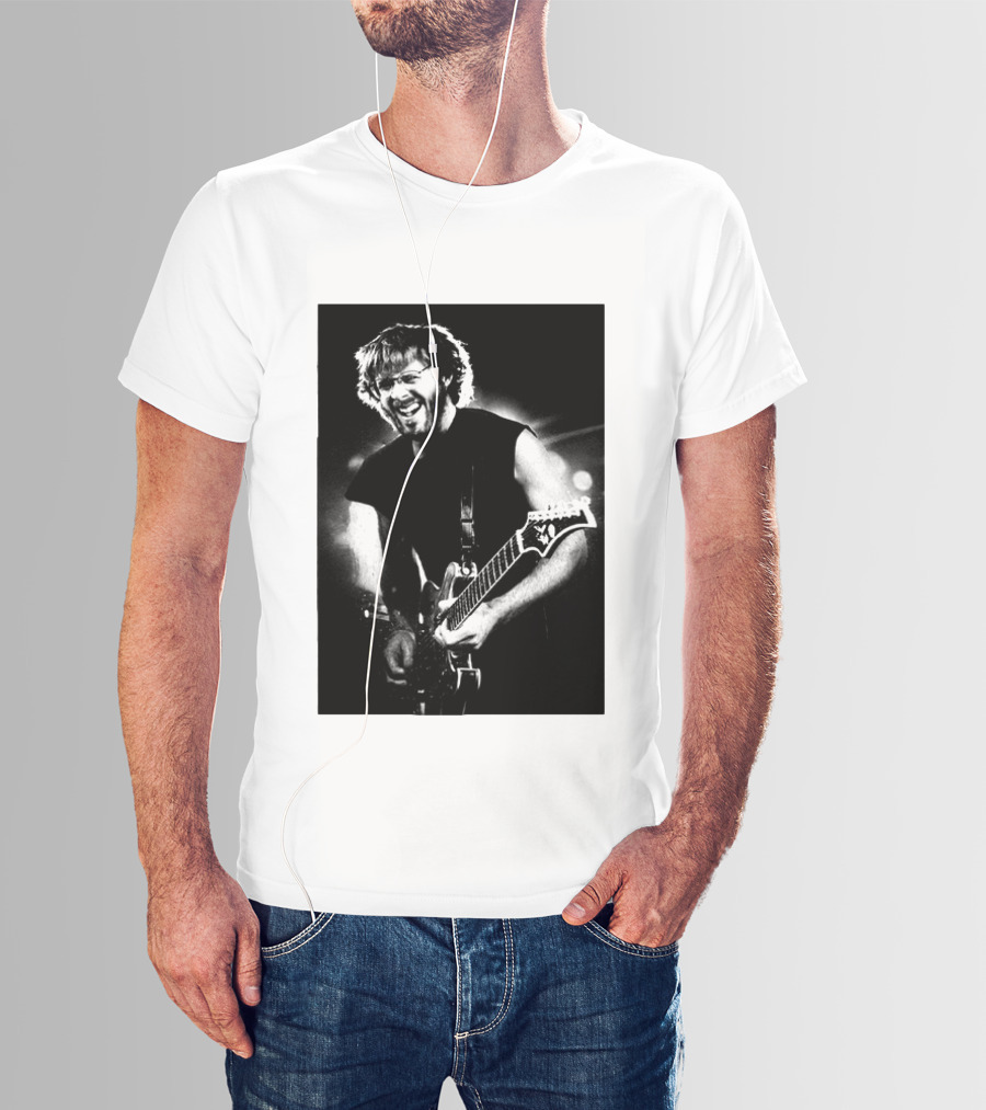 Phish Trey Anastasio Iconic Live Performance Guitarist Black And White Image T-Shirt