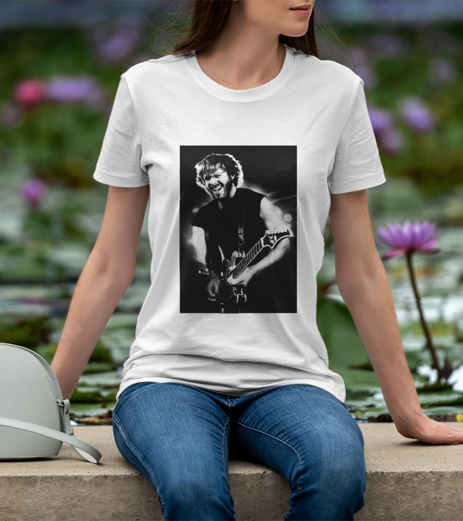 Phish Trey Anastasio Iconic Live Performance Guitarist Black And White Image T-Shirt