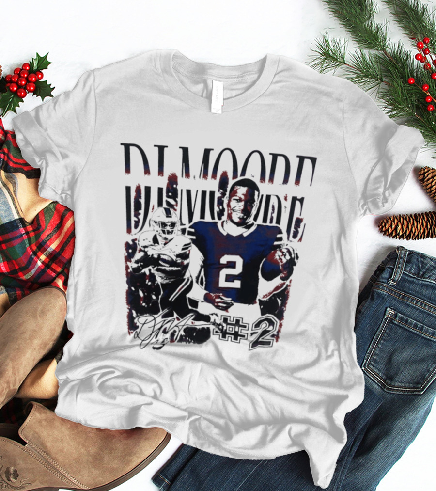 DJ Moore #2 Football Player Portrait Signature T-Shirt