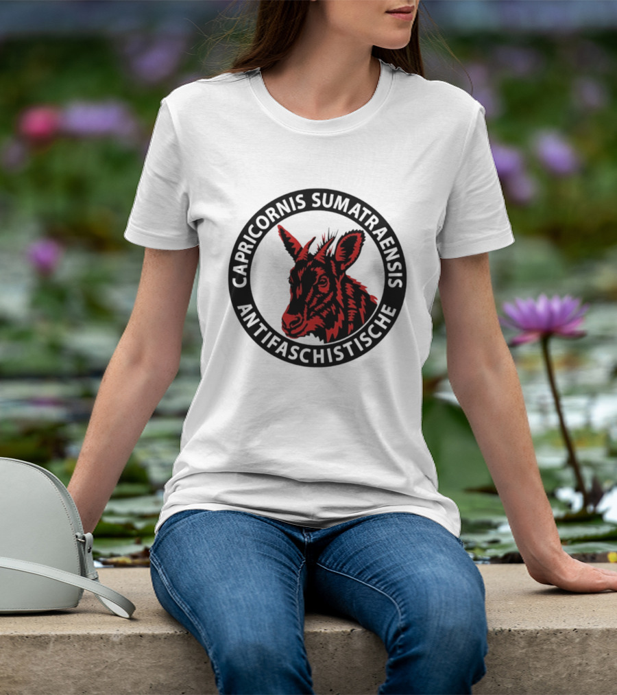 Capricornis Sumatraensis Antifaschistische Red Goat T-Shirt