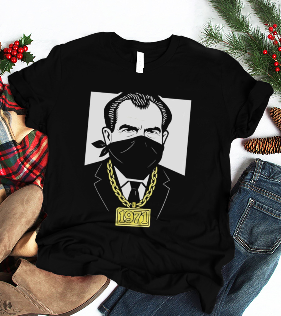 Richard Nixon 1971 Bandana Gold Chain T-Shirt