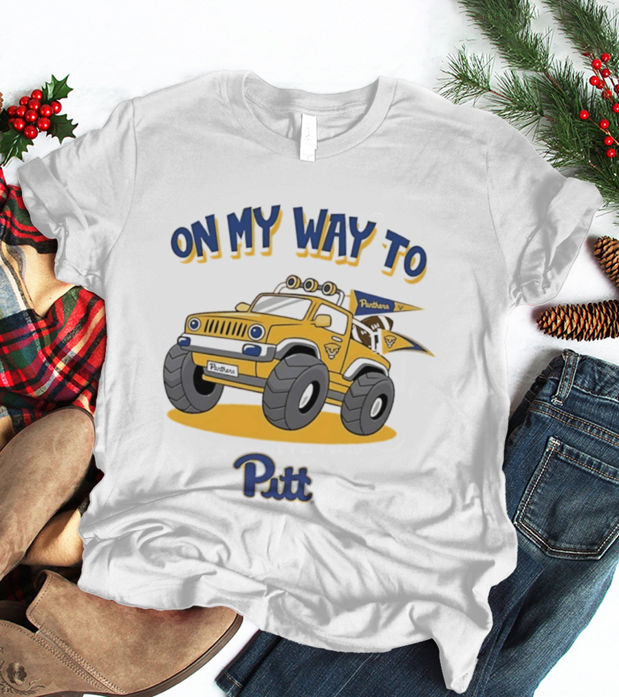 On My Way To Pitt Panthers Jeep With Flags And Tires T-Shirt