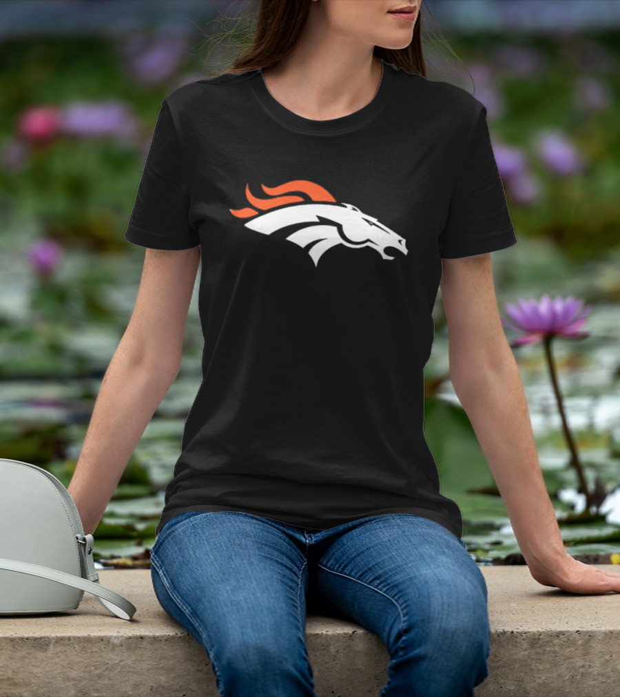 Denver Broncos Damn Right I Am A Broncos Now And Forever Signatures Two Sided T-Shirt