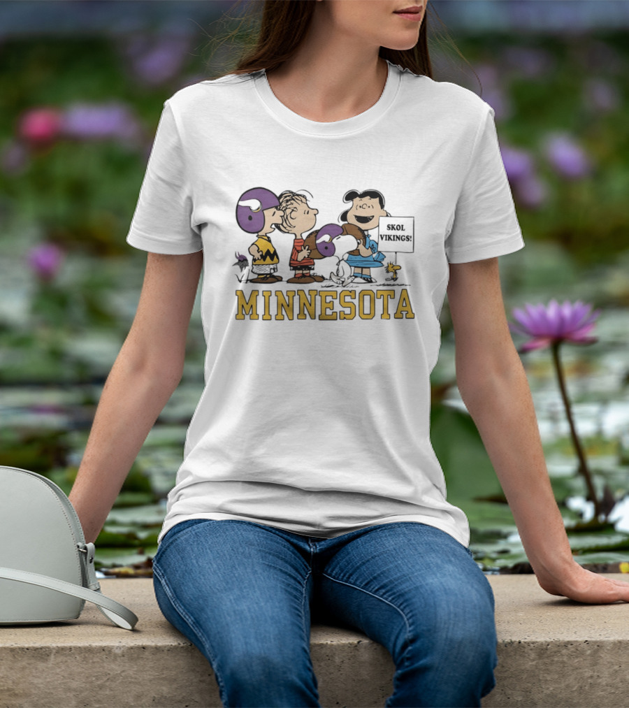 Minnesota Vikings Peanuts Skol Vikings Linus Lucy Woodstock Charlie Brown T-Shirt