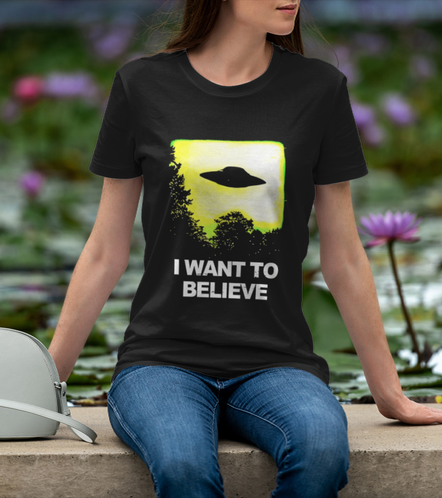 Alien I Want To Believe UFO Silhouette Paranormal Activity The Truth Is Out There T-Shirt