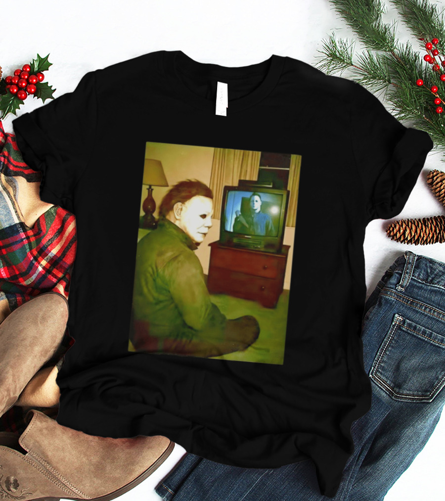 Michael Myers Ing Himself On TV Halloween Scene T-Shirt