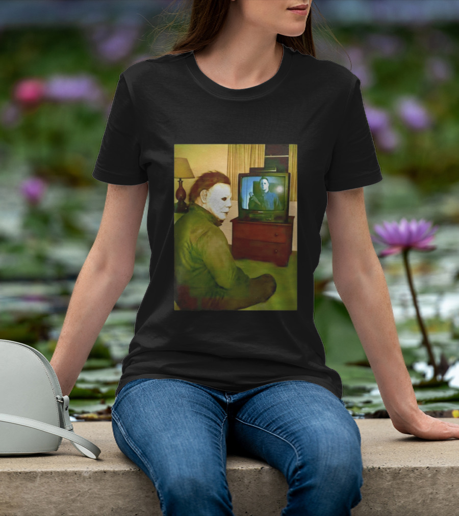 Michael Myers Ing Himself On TV Halloween Scene T-Shirt