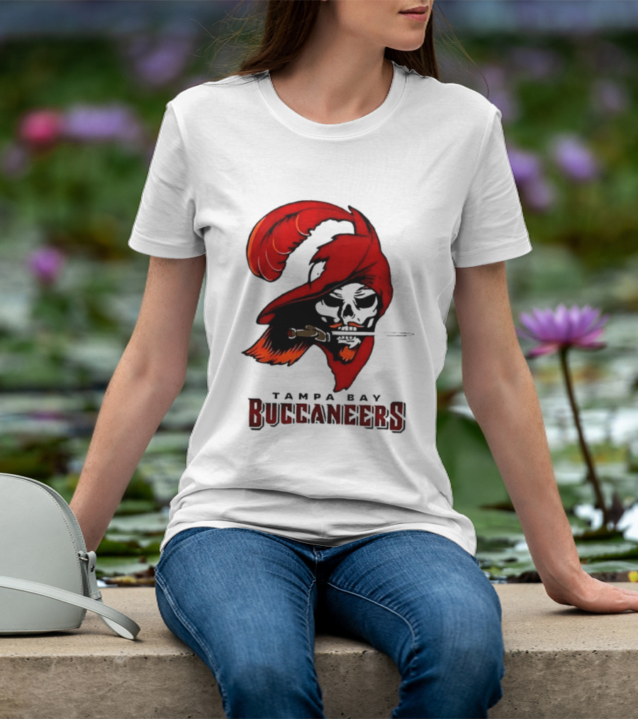 Rueben Bain Jr Tampa Bay Buccaneers 2026 Fire The Cannons Football Skeleton Pirate Flag T-Shirt