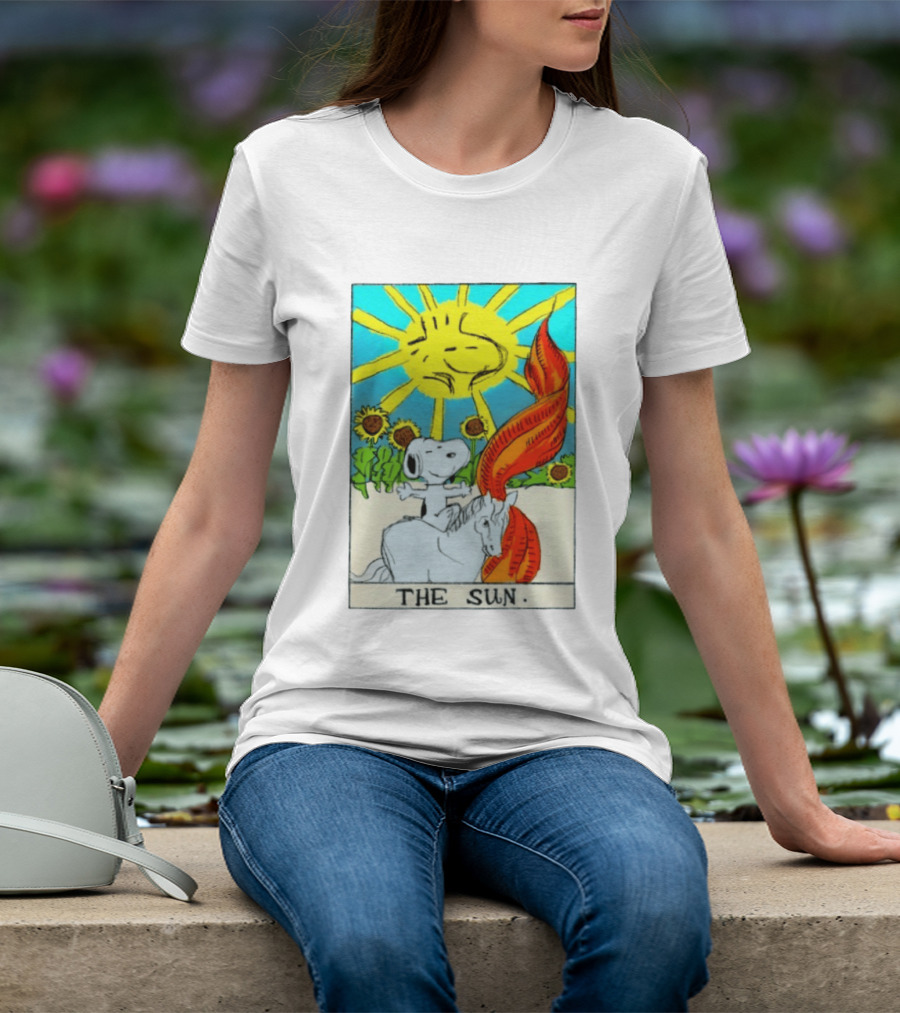 Snoopy The Sun Tarot Card Peanuts Charlie Brown Tarot T-Shirt