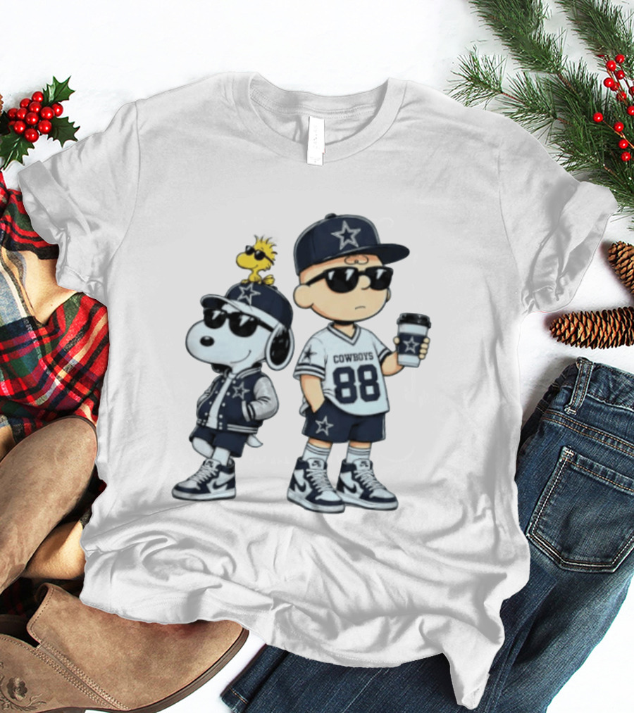 Snoopy Charlie Brown Cowboys 88 Football Fan Gear T-Shirt