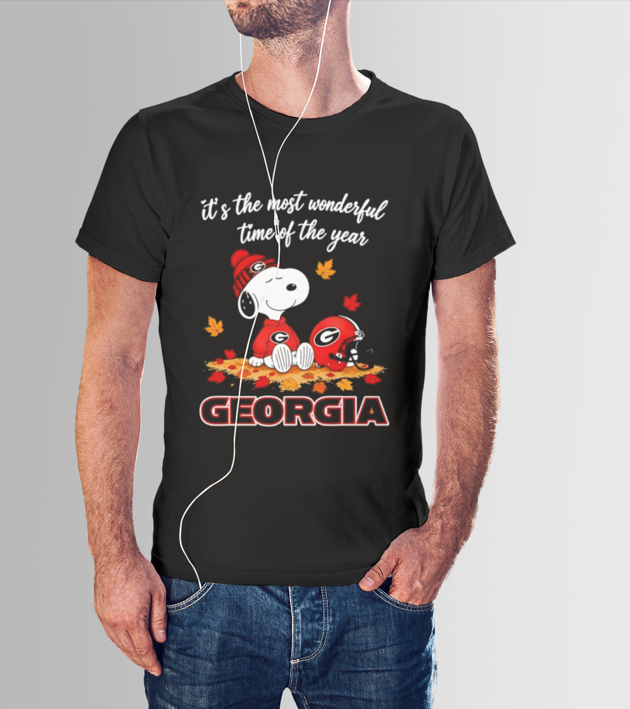 Georgia Bulldogs Snoopy It's The Most Wonderful Time Of The Year Autumn Leaves 2026 T-Shirt