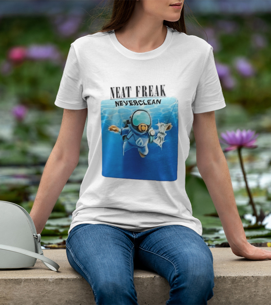 Neat Freak Neverclean Diver Catching Litter T-Shirt