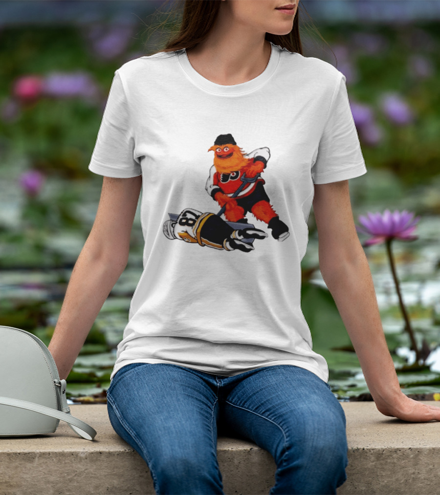 Philadelphia Flyers Gritty Shovelin' Cartoon With Hockey Rivalry Scene T-Shirt