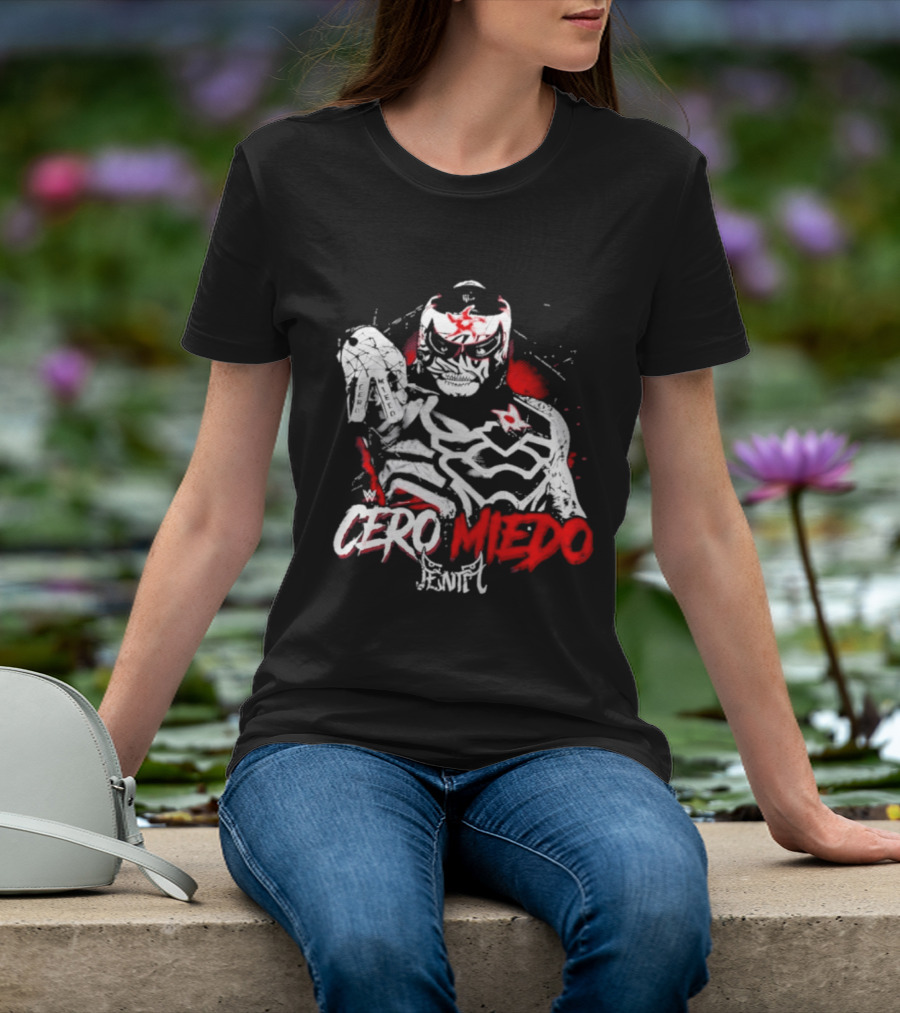 Cero Miedo Penta Hand Sign WWE Photo T-Shirt