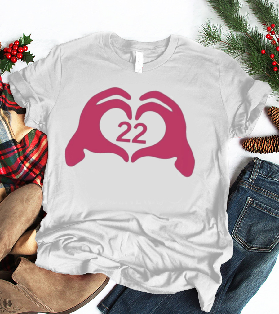 Feelin 22 Pink Heart Hands Gesture T-Shirt