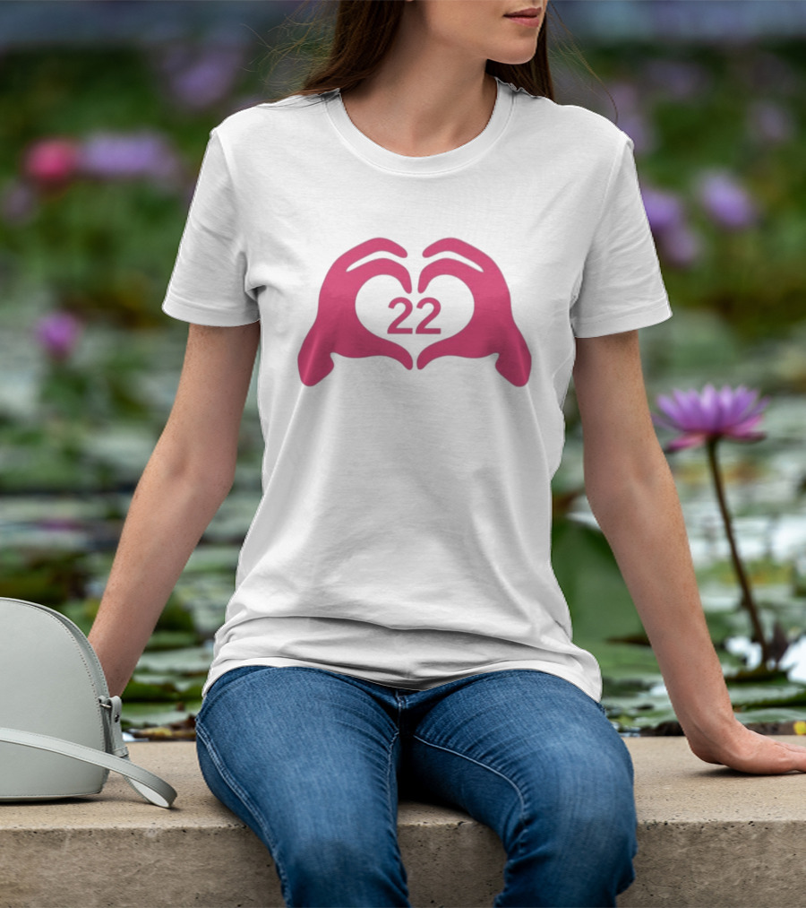 Feelin 22 Pink Heart Hands Gesture T-Shirt