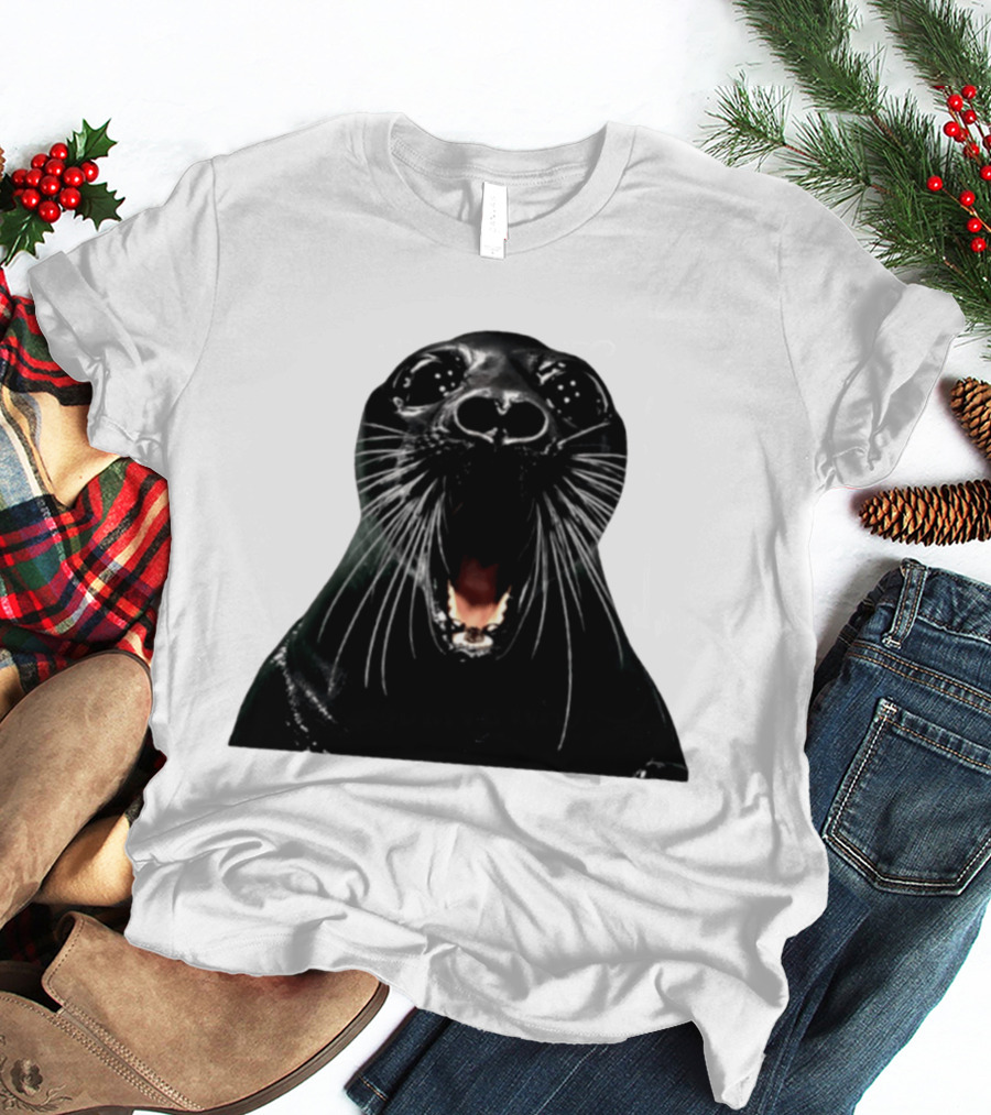 Screaming Black Seal Meme Hilarious Animal Expression T-Shirt