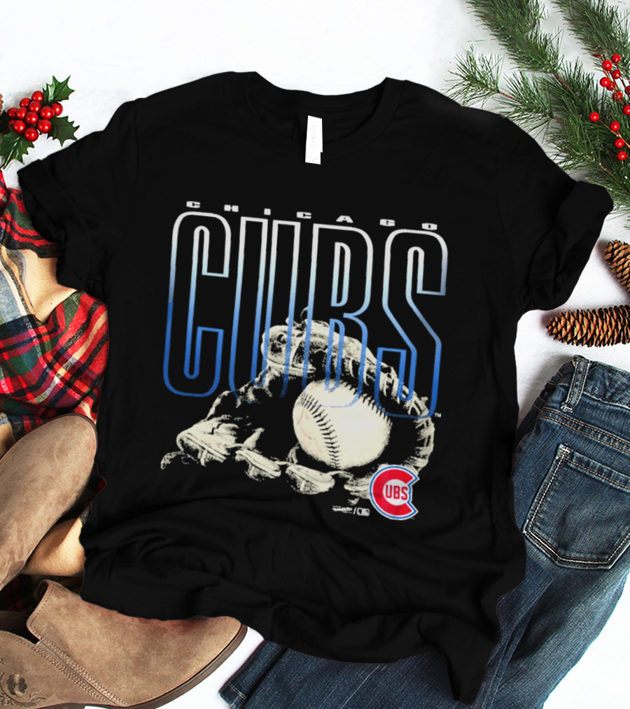 Chicago Cubs Fly Ball Baseball Team Logo Sports Fan T-Shirt
