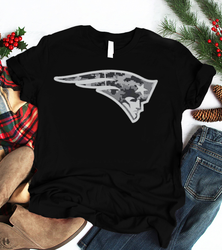 New England Patriots 2026 Salute To Service Camo Patriots Head T-Shirt