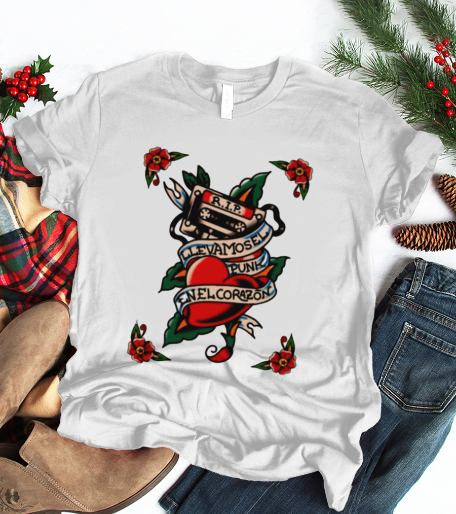 RIP Cassette Heart Llevamos El Punk En El Corazón Tattoo Style Roses T-Shirt