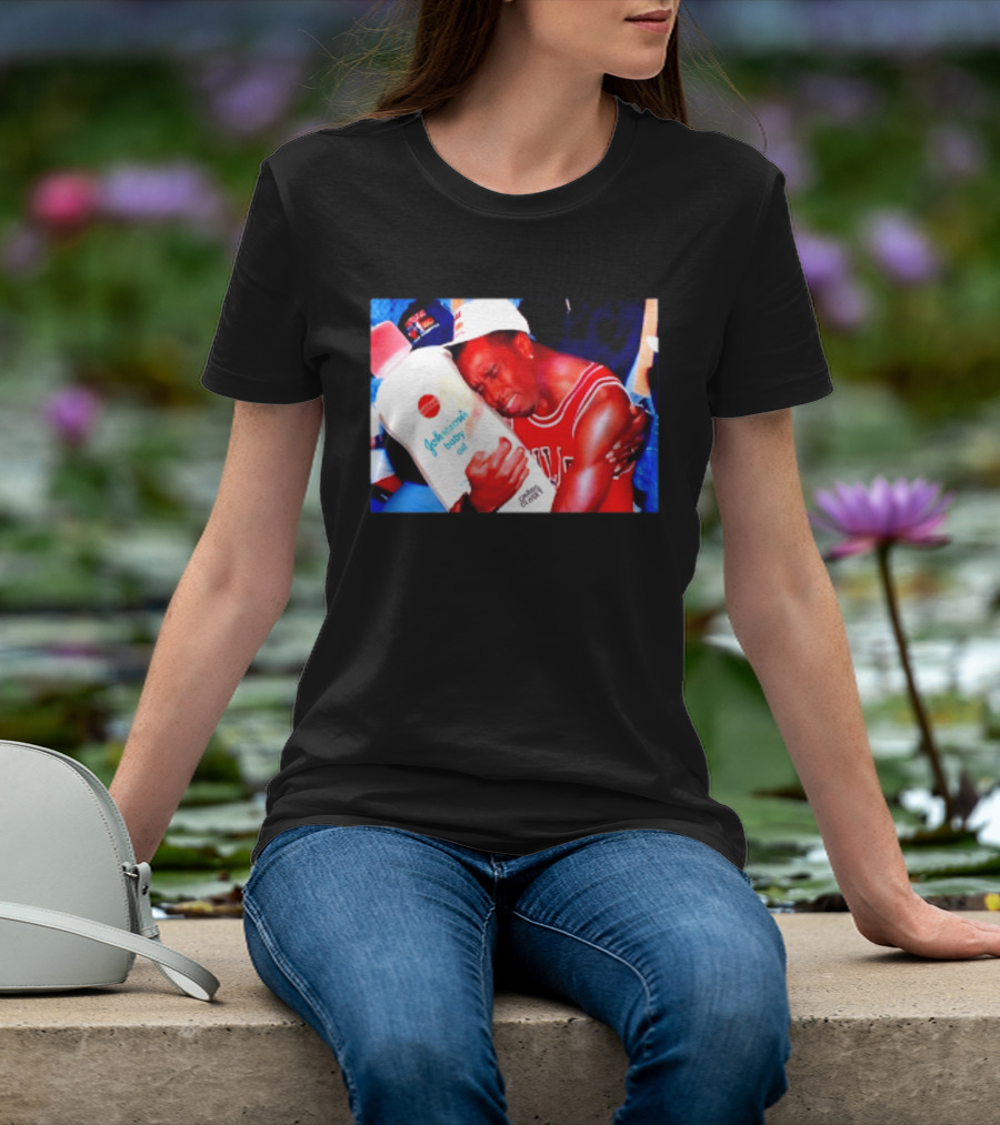Sean Diddy Combs Johnson's Baby Oil Chicago Bulls Hugging Moment T-Shirt