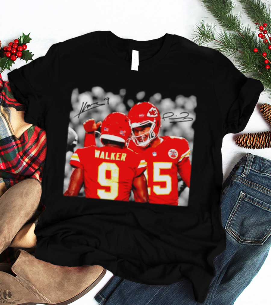 Patrick Mahomes Kenneth Walker III Kansas City Chiefs Player Signatures T-Shirt