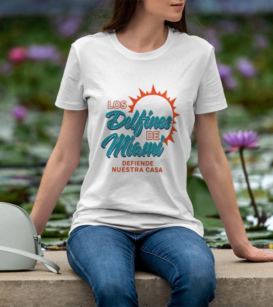 Los Delfines De Miami Defiende Nuestra Casa Solar T-Shirt
