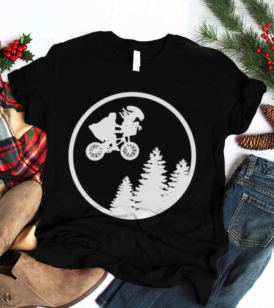 Alien On Bicycle With Trees In Circle Flying Scene 2026 T-Shirt