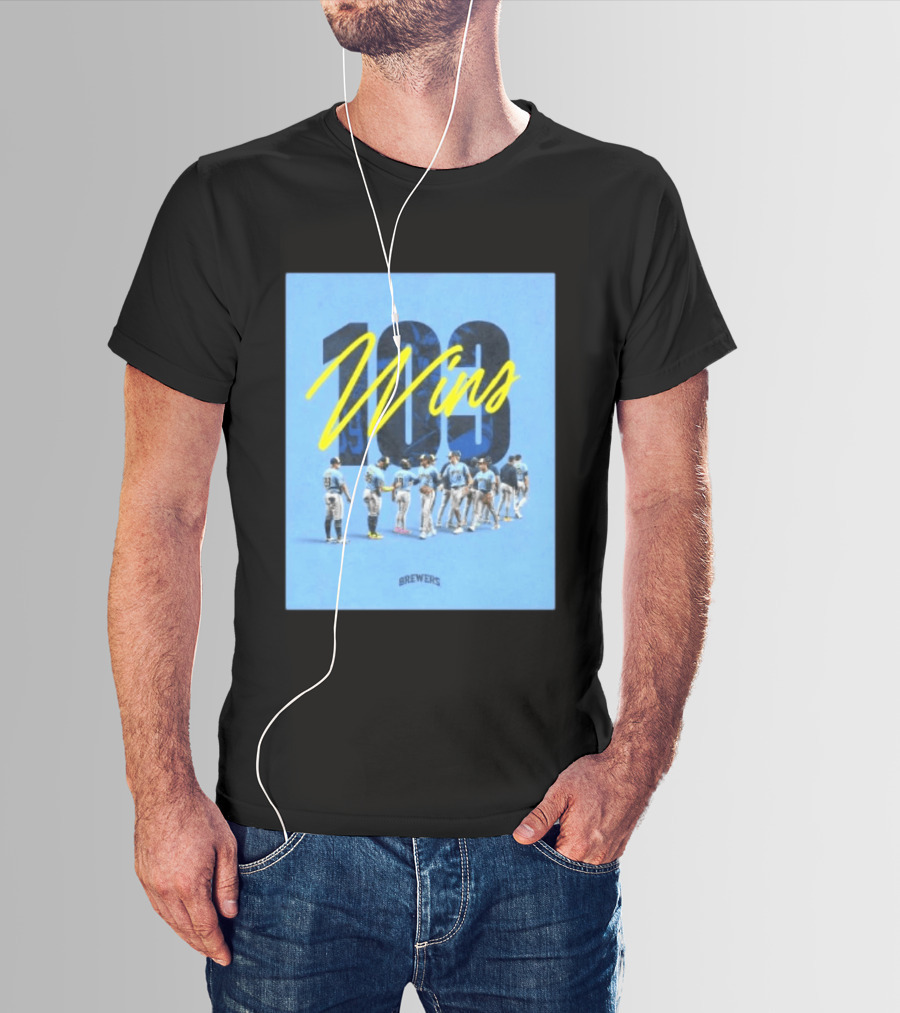 Milwaukee Brewers 103 Wins Celebration Team Huddle T-Shirt