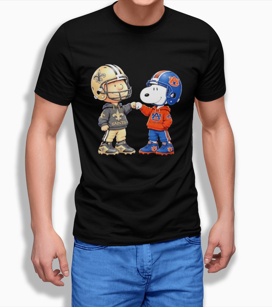 Charlie Brown Saints And Snoopy Auburn Tigers Fist Bump Football T-Shirt
