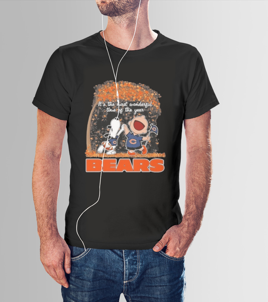 Chicago Bears Snoopy Charlie Brown Dancing 2026 It's The Most Wonderful Time Of The Year T-Shirt