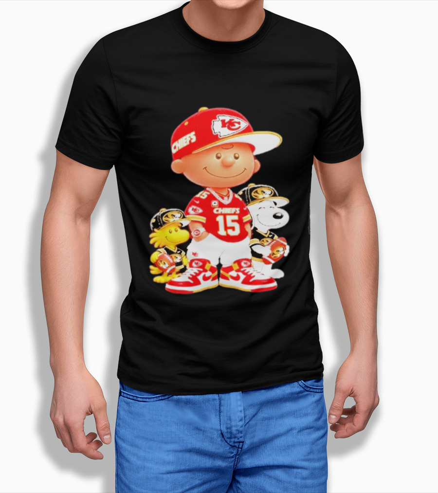 Peanuts Chiefs Patrick Mahomes Football Kansas City Charlie Brown Snoopy Woodstock T-Shirt