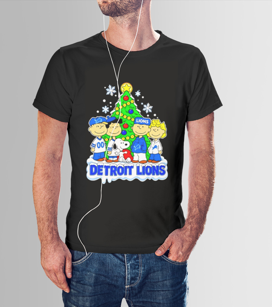 Peanuts Christmas Tree Detroit Lions Team Snoopy Woodstock T-Shirt