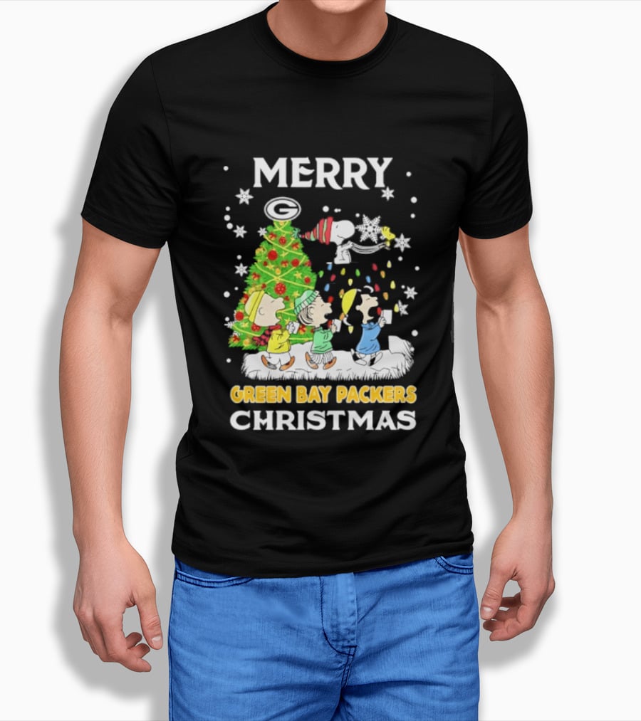 Merry Green Bay Packers Peanuts Christmas Caroling With Snoopy And Woodstock T-Shirt