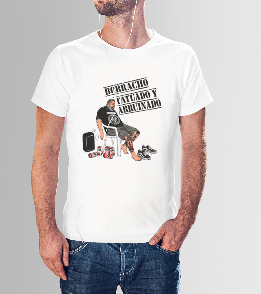 Borracho Tatuado Y Arruinado Hombre Con Pierna Tatuada Y Botellas Vibrando T-Shirt