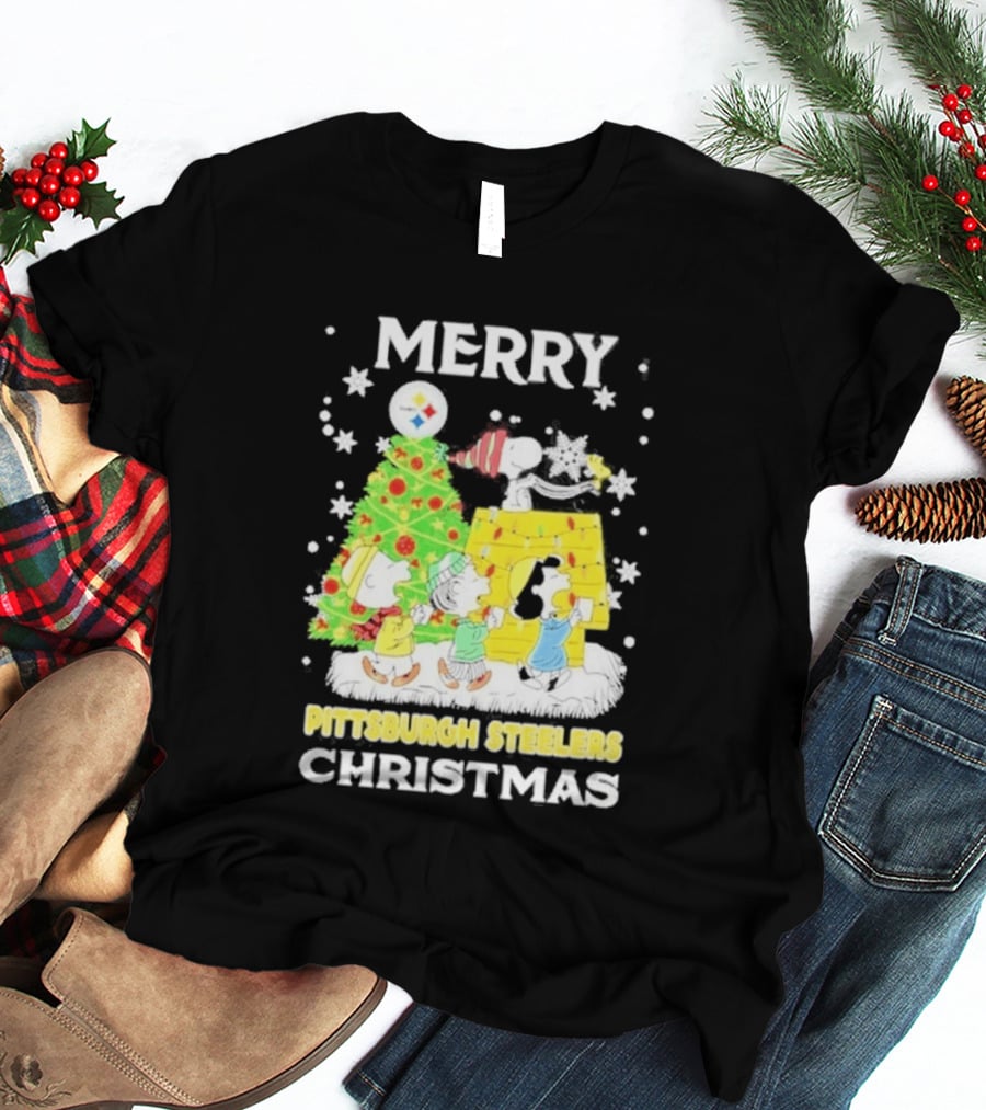 Merry Christmas 2026 Pittsburgh Steelers Peanuts Tree And Snoopy T-Shirt