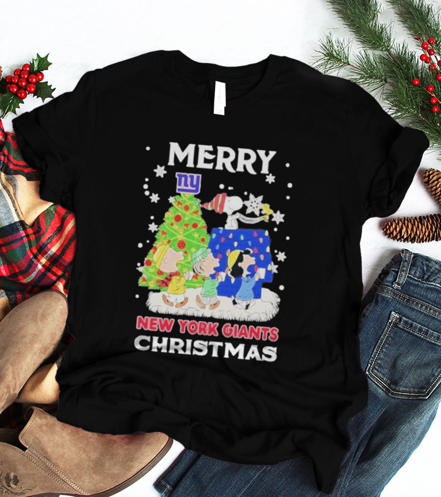 New York Giants Peanuts Merry Christmas 2026 Snoopy Woodstock Charlie Brown T-Shirt