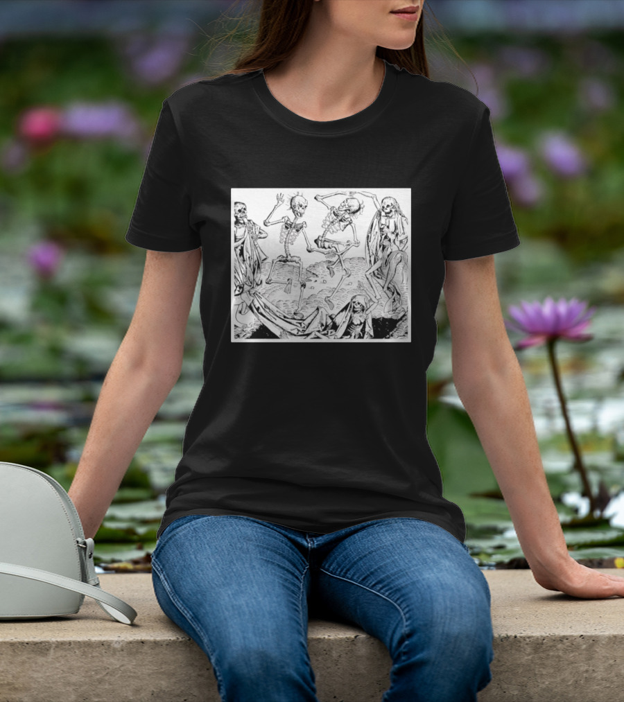 Danse Macabre Skeleton Dance Halloween Medieval T-Shirt