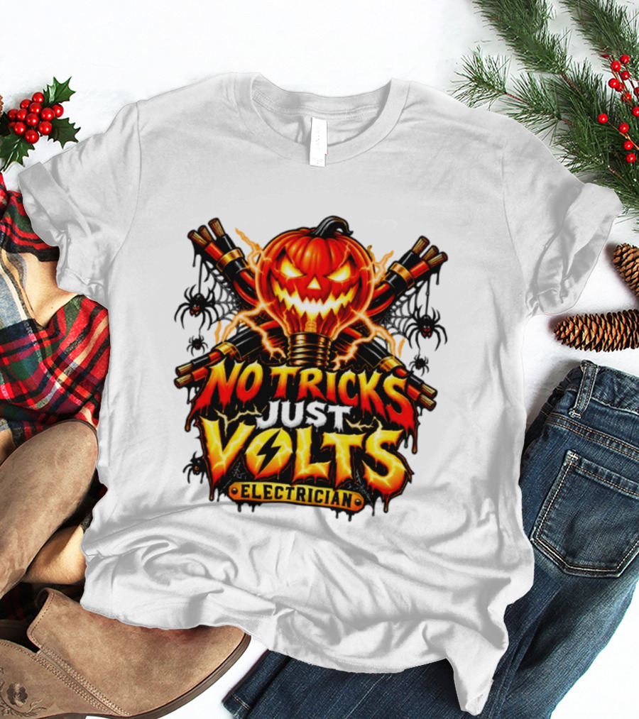 No Tricks Just Volts Electrician Pumpkin Halloween T-Shirt