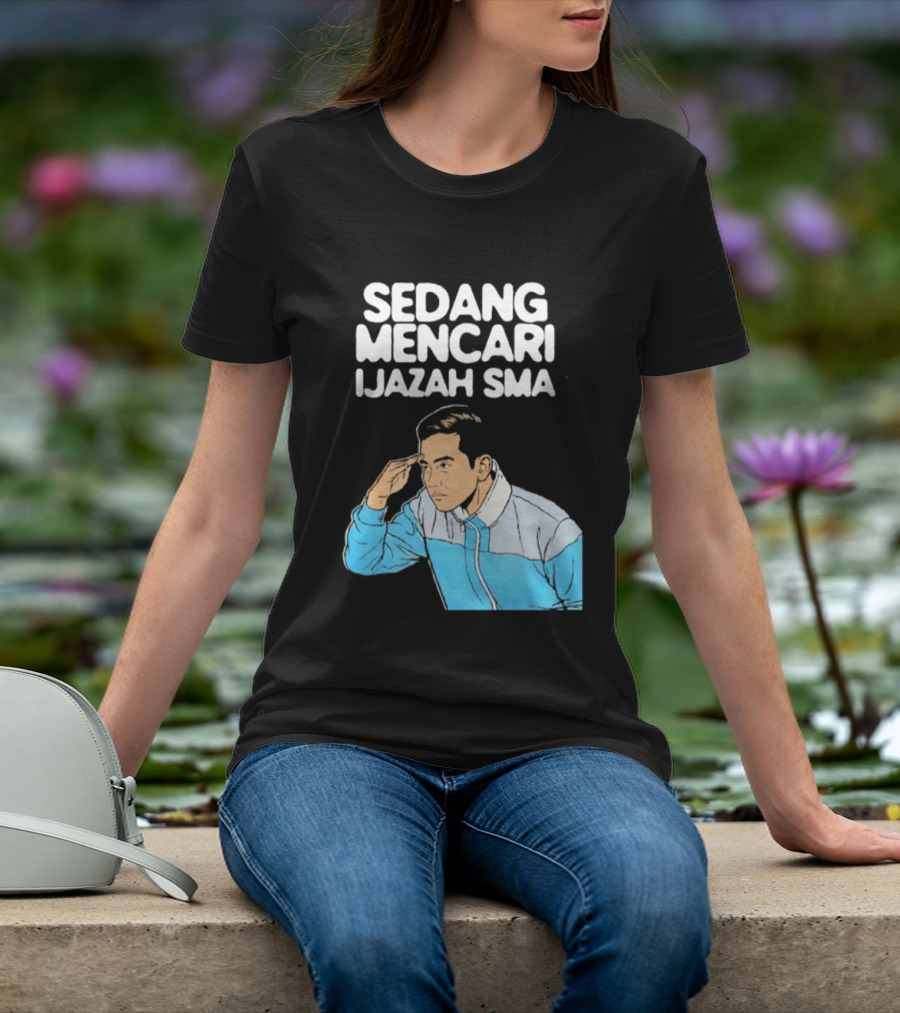 Sedang Mencari Ijazah SMA Man In Blue Jacket Visual T-Shirt