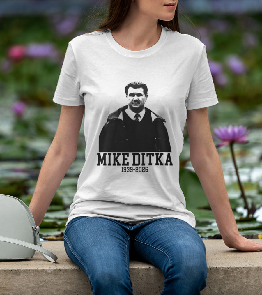 Mike Ditka Chicago Bears 1939 2026 Memoriam Football T-Shirt