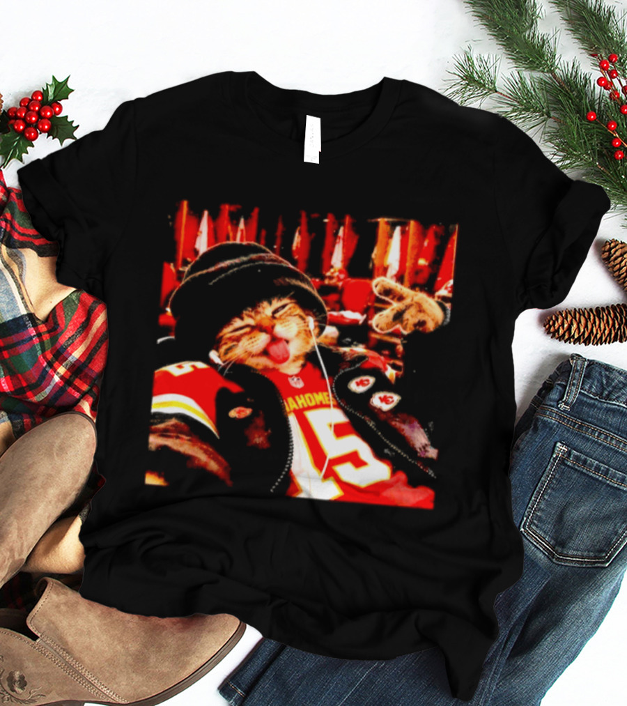 Kansas City Chiefs Cat With Patrick Mahomes Jersey Number 15 T-Shirt